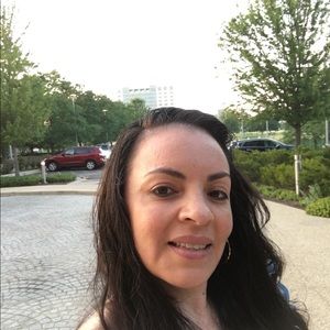 Meet your Posher, Adriana